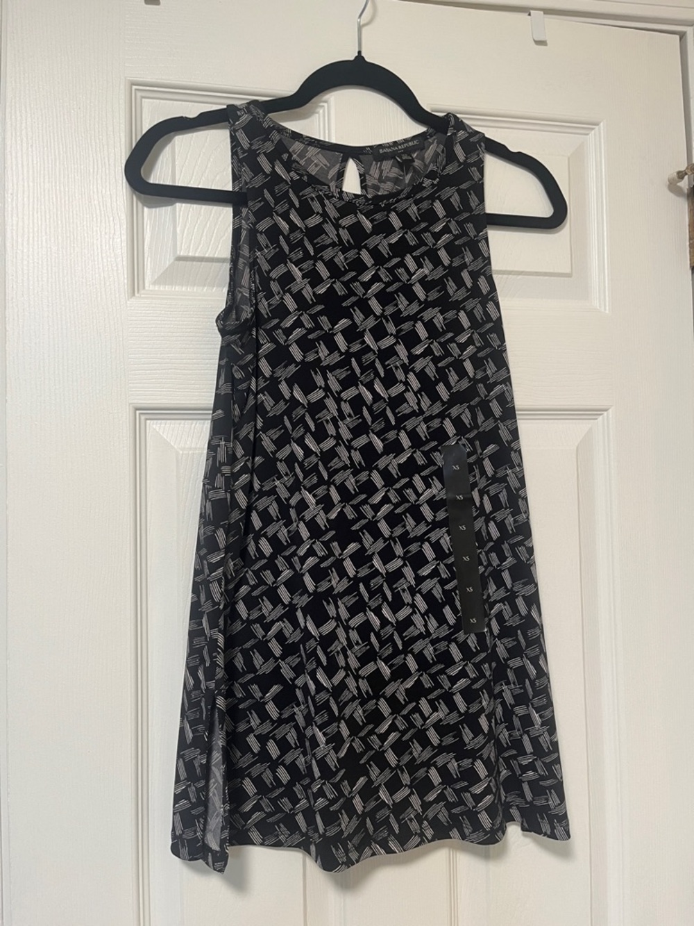 Banana Republic Sleeveless Black & White Geometric Shift Dress/Tunic